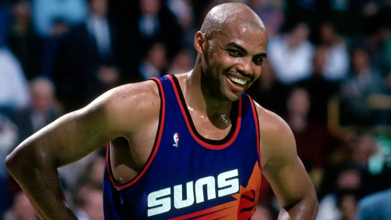 Reddit basketball enthusiasts! Can anyone help me find the value of this  whole Charles Barkley collection portrait? I looked online and I've found  this to be anywhere from $500-$1200. : r/basketballjerseys