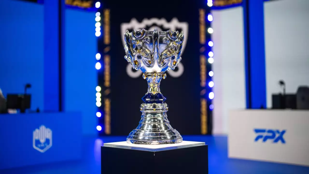 The Summoner's Cup, World Championship Trophy of League of Legends is  News Photo - Getty Images