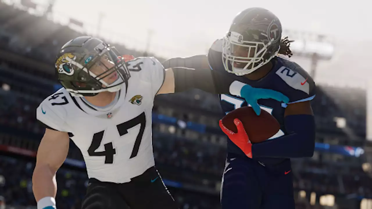 Madden 23: How to Stiff Arm in the Game